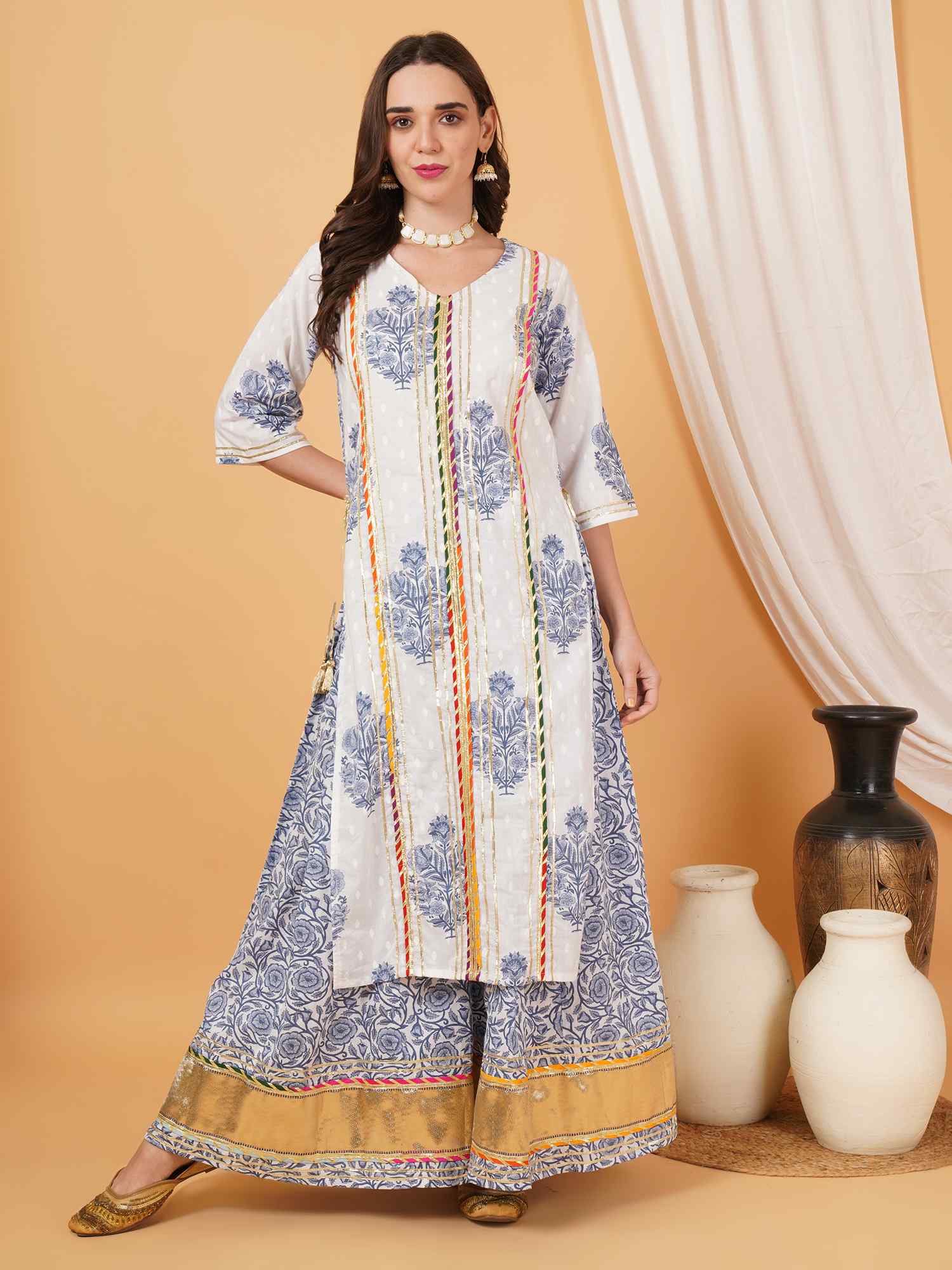 Jaanvi fashion Kurta en crêpe de soie pour femme avec palazzos Jaanvi fashion Kurta en crêpe de soie pour femme avec palazzos