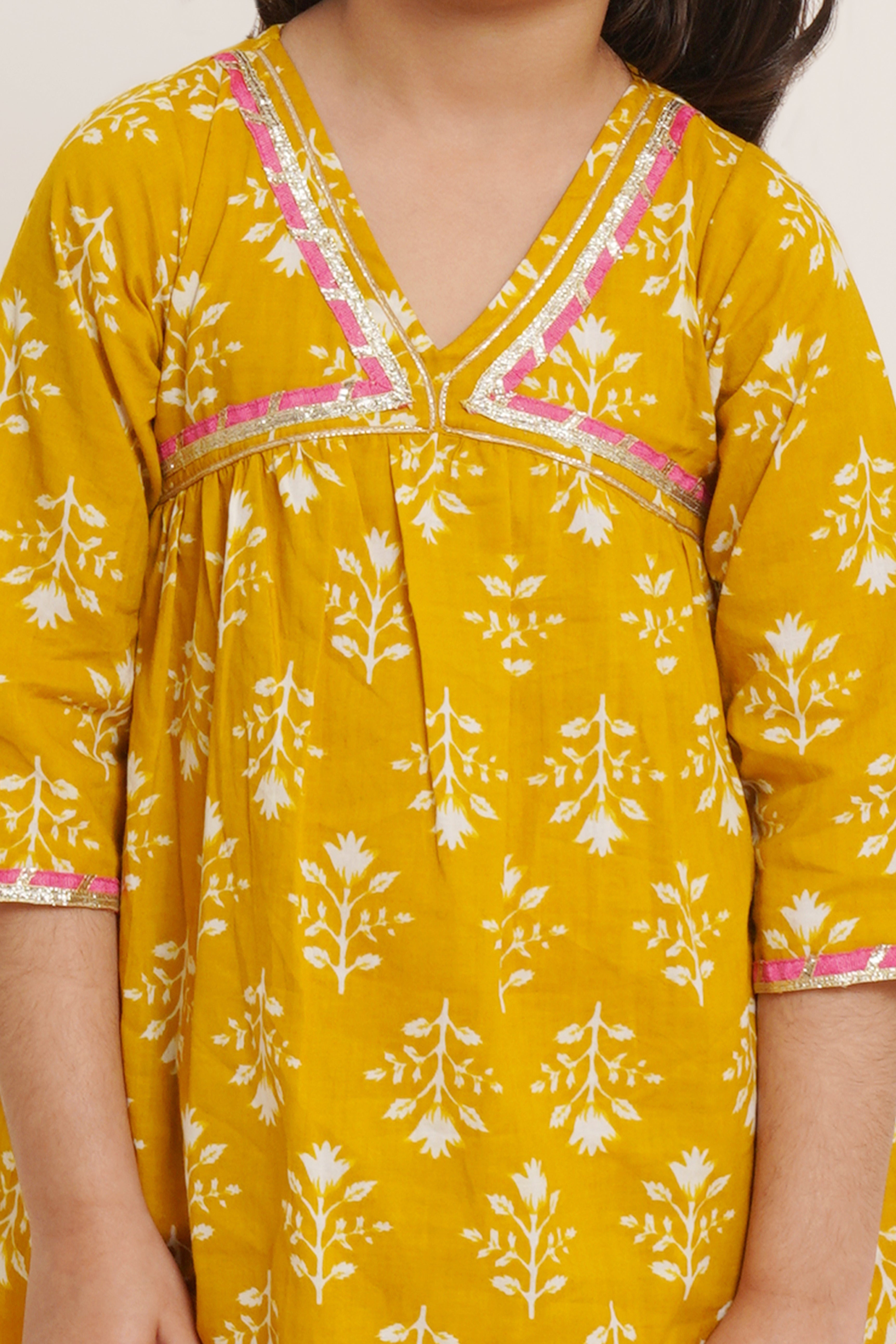 Festliches Alia Cut Kurta mit afghanischem Salwar für Mädchen