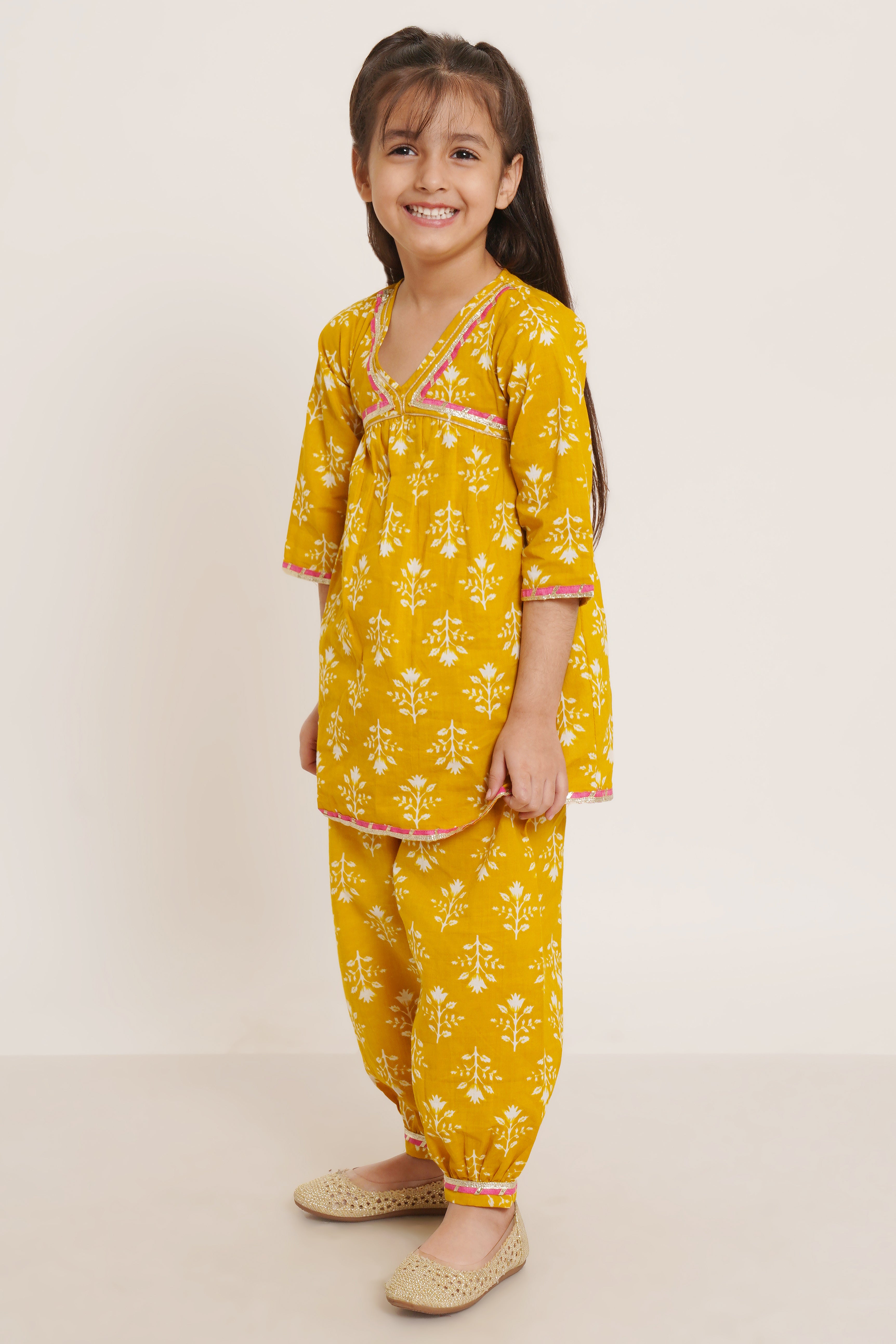 Festliches Alia Cut Kurta mit afghanischem Salwar für Mädchen