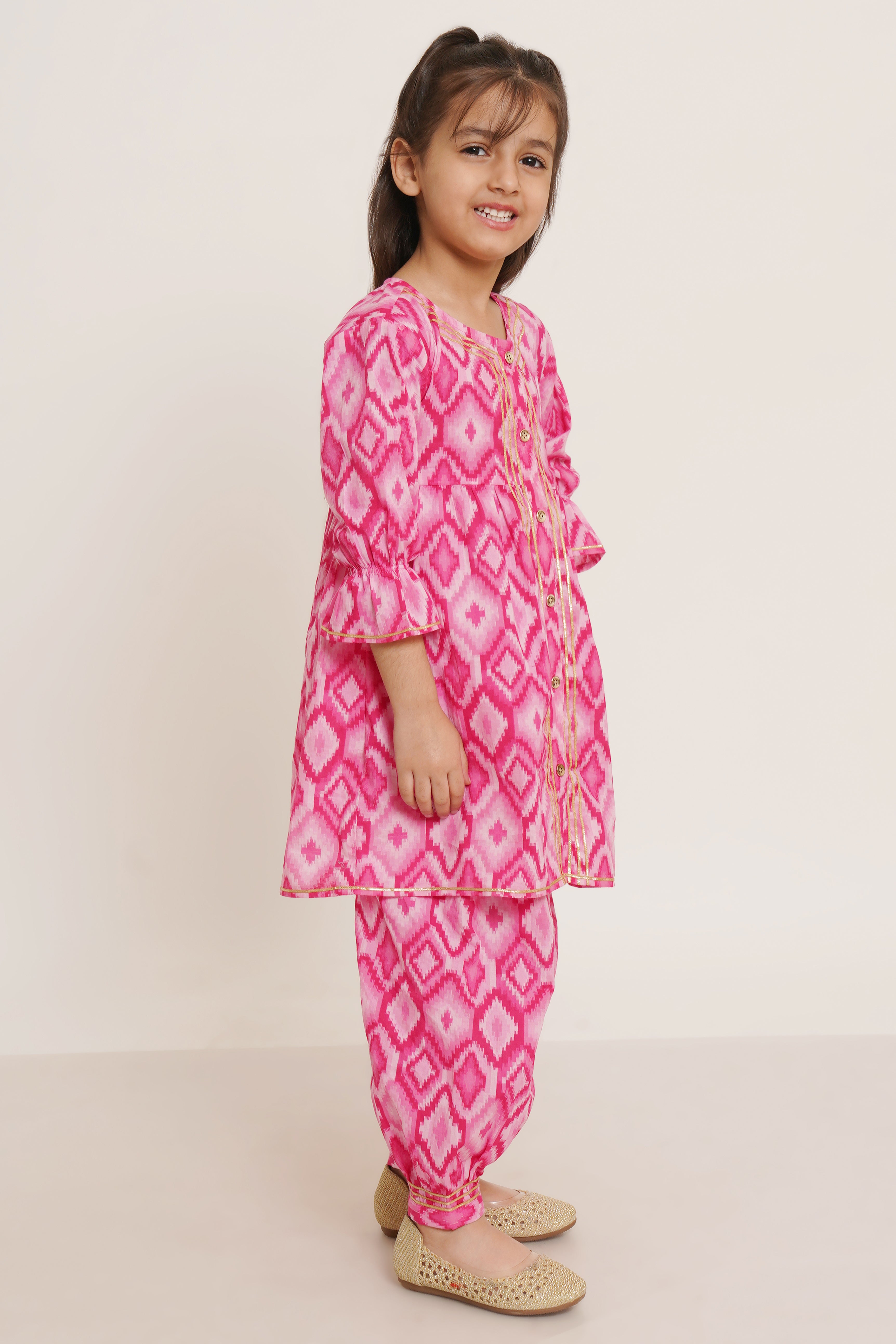 Ethnisches Ikat Kurta und afghanischer Salwar für Mädchen
