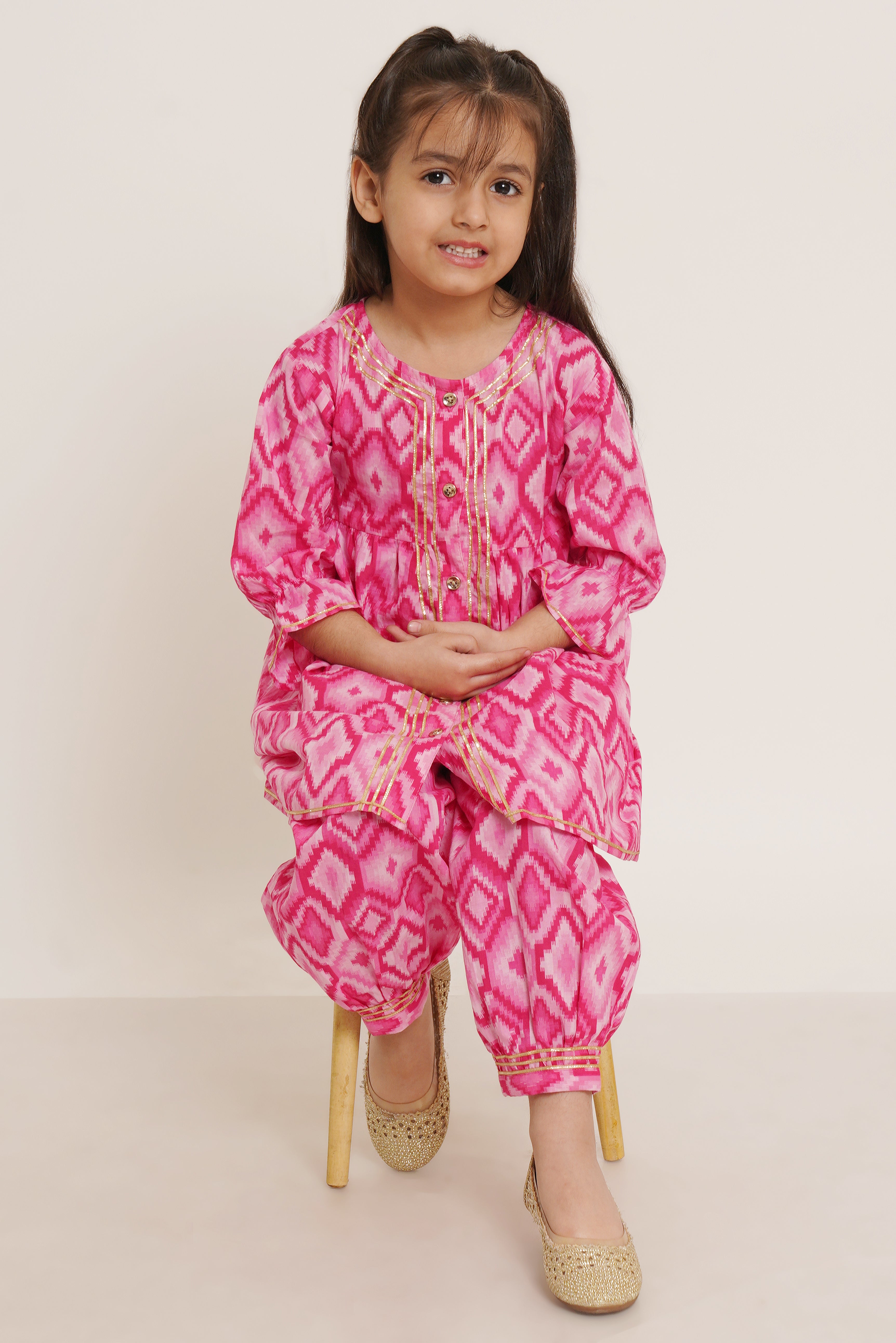 Ethnisches Ikat Kurta und afghanischer Salwar für Mädchen