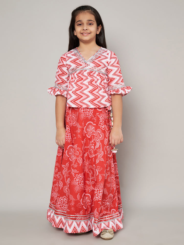 Stylisches Aalia Cut Top mit bedrucktem Rock für Mädchen