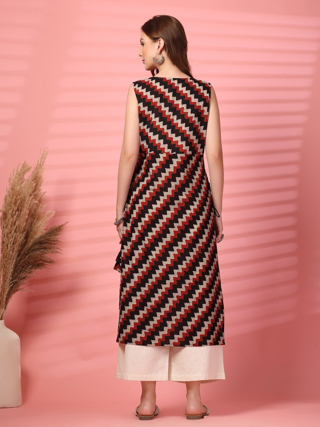 Black and Maroon Zigzag Kurta Set For Women