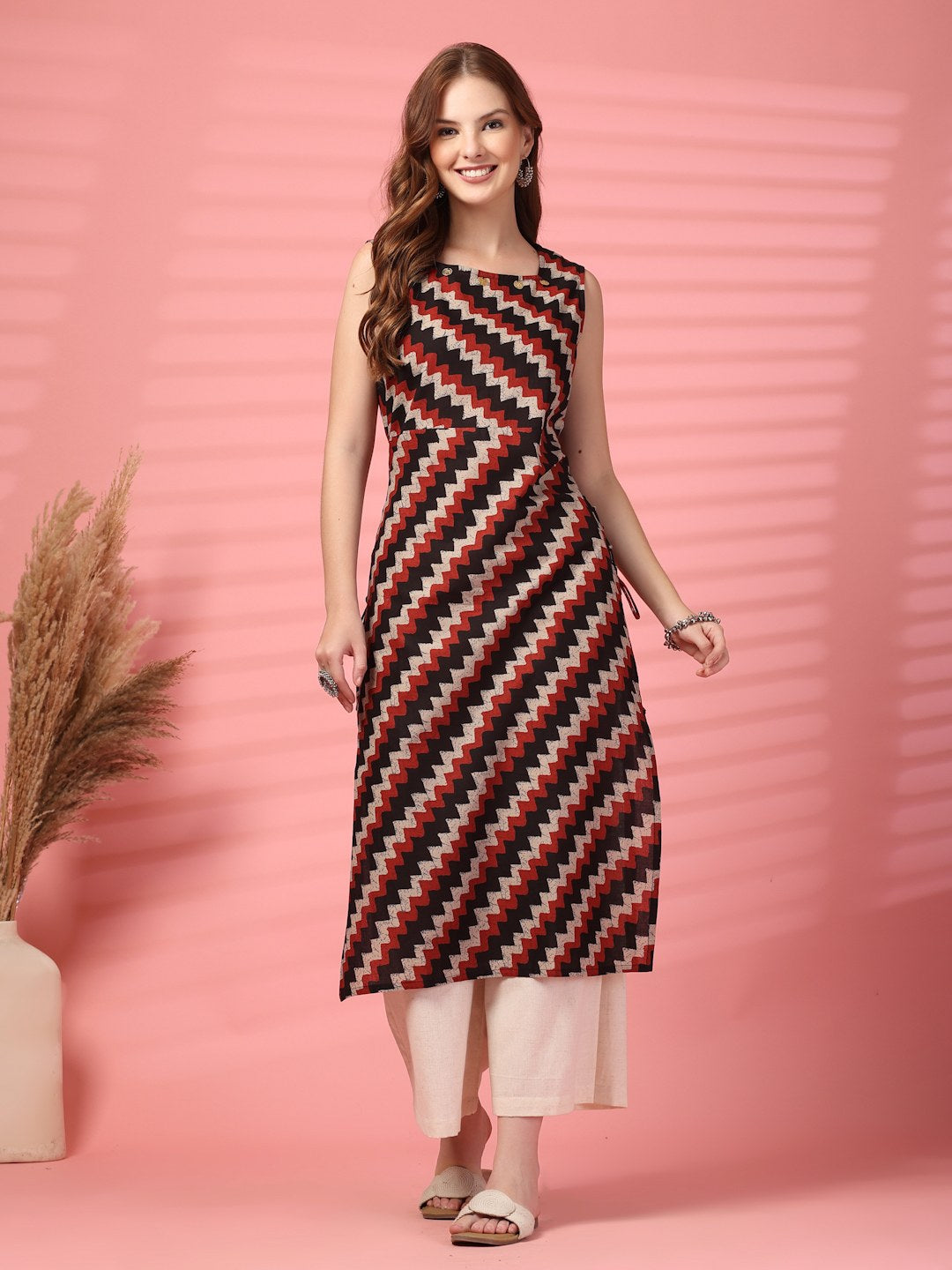 Black and Maroon Zigzag Kurta Set For Women