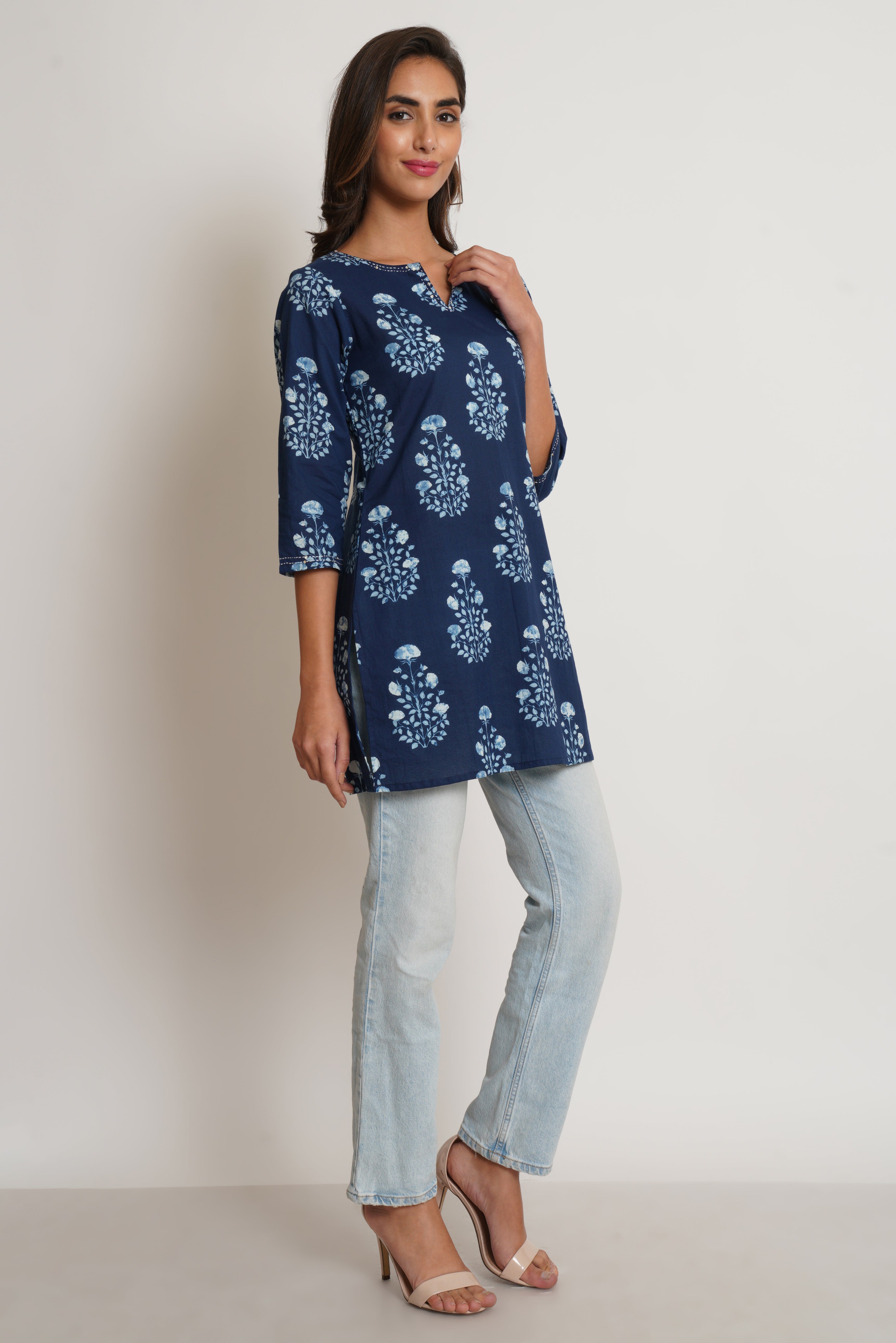 Marineblaues kurzes Kurti für Damen