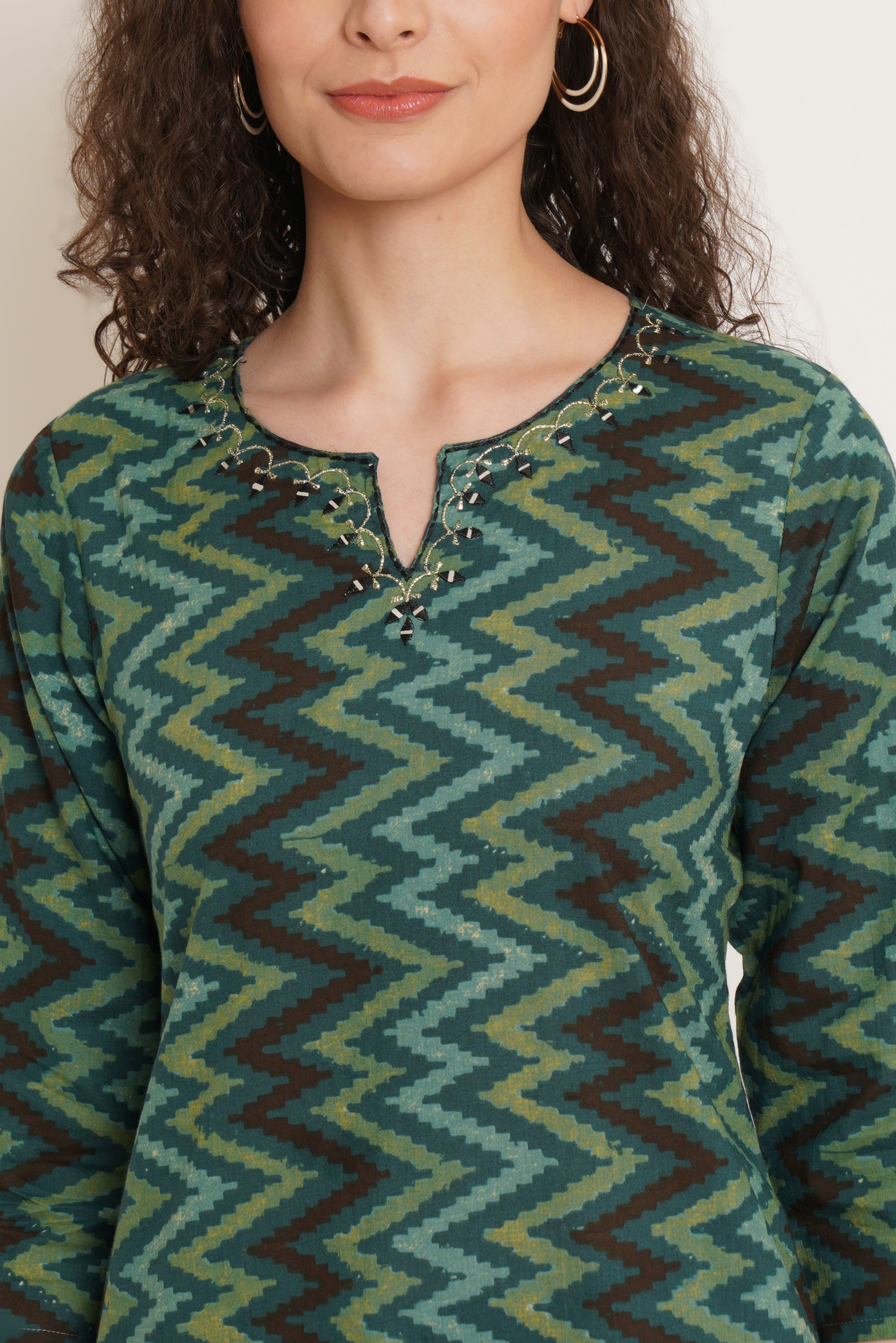 Green Geometric Zigzag Cotton Short Kurti for Women