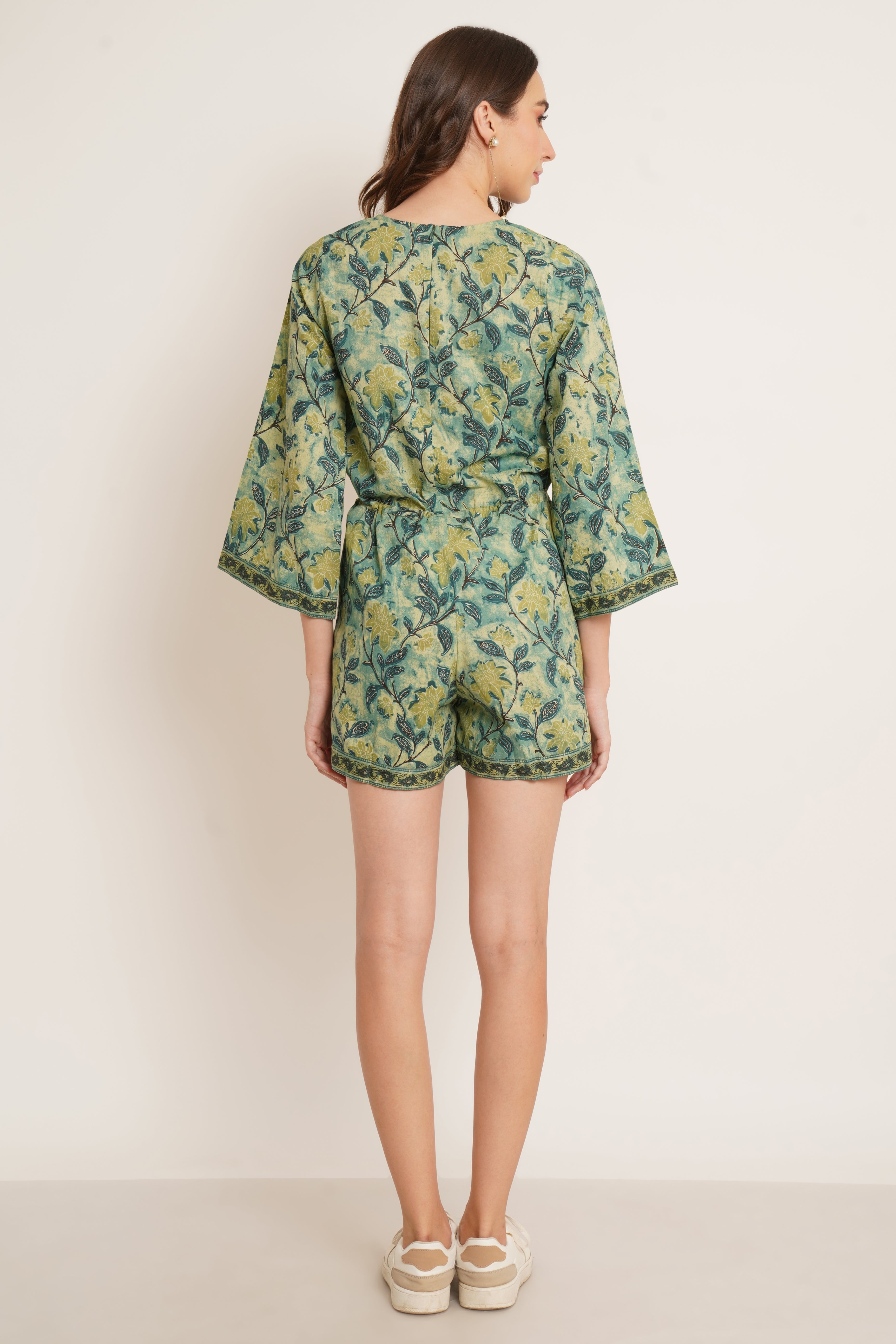 Combinaison élégante à col en V pour femme