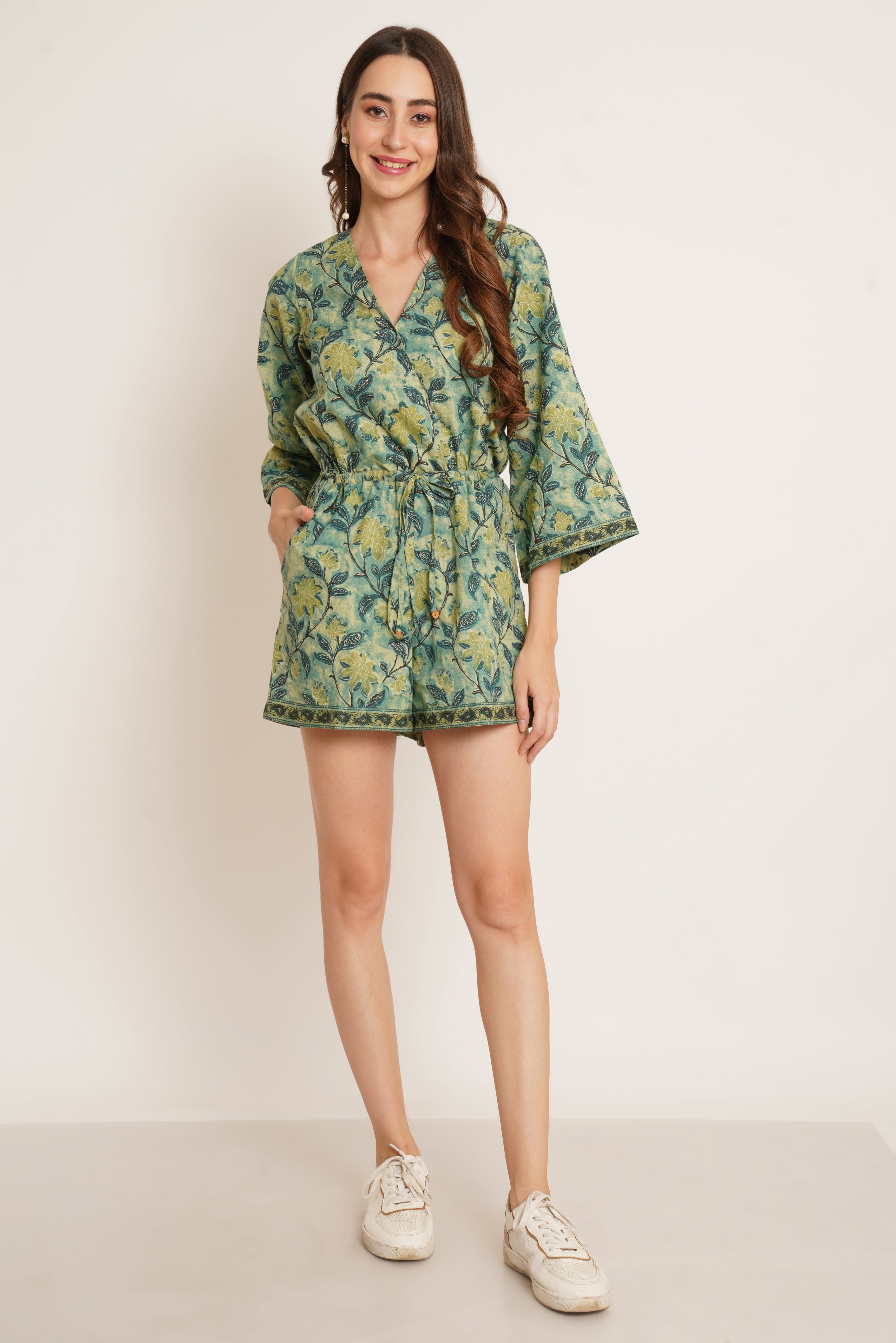 Combinaison élégante à col en V pour femme