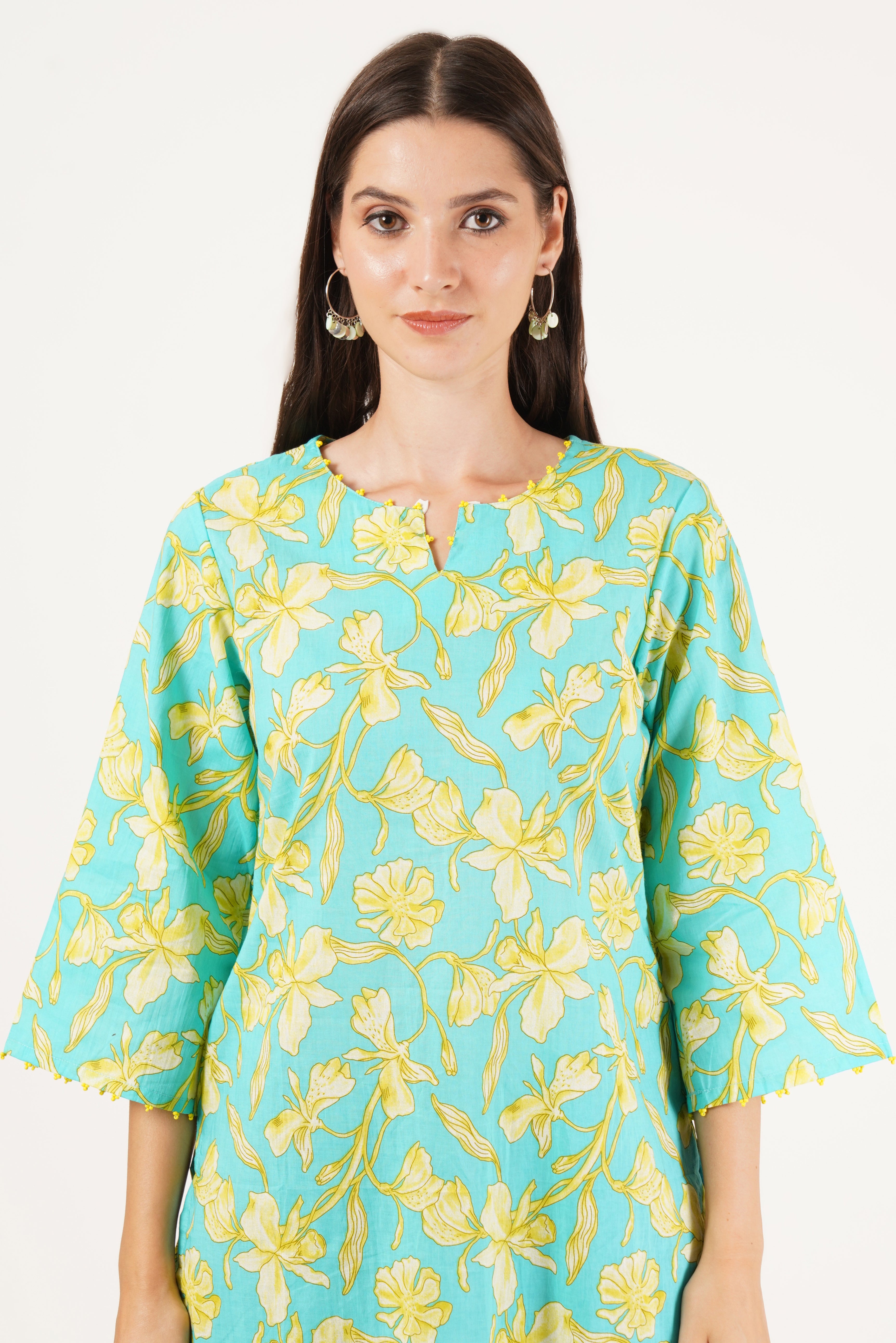 Türkises, kurzes Kurti aus Baumwolle mit Lilien-Aufdruck für Damen