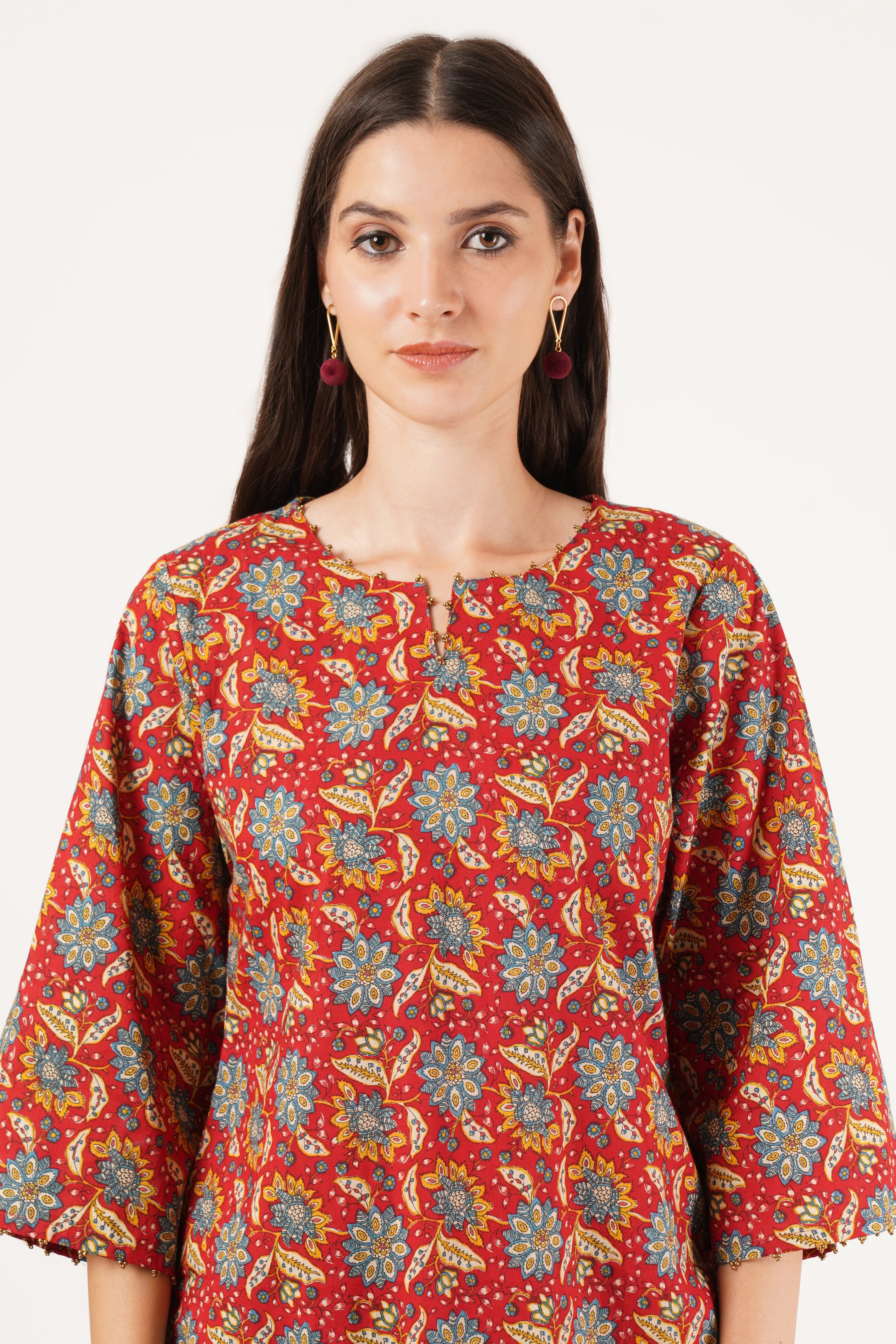 Rotes, geblümtes, kurzes Kurti aus Baumwolle für Damen