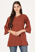 Kurti court imprimé élégant en rouge pour femme