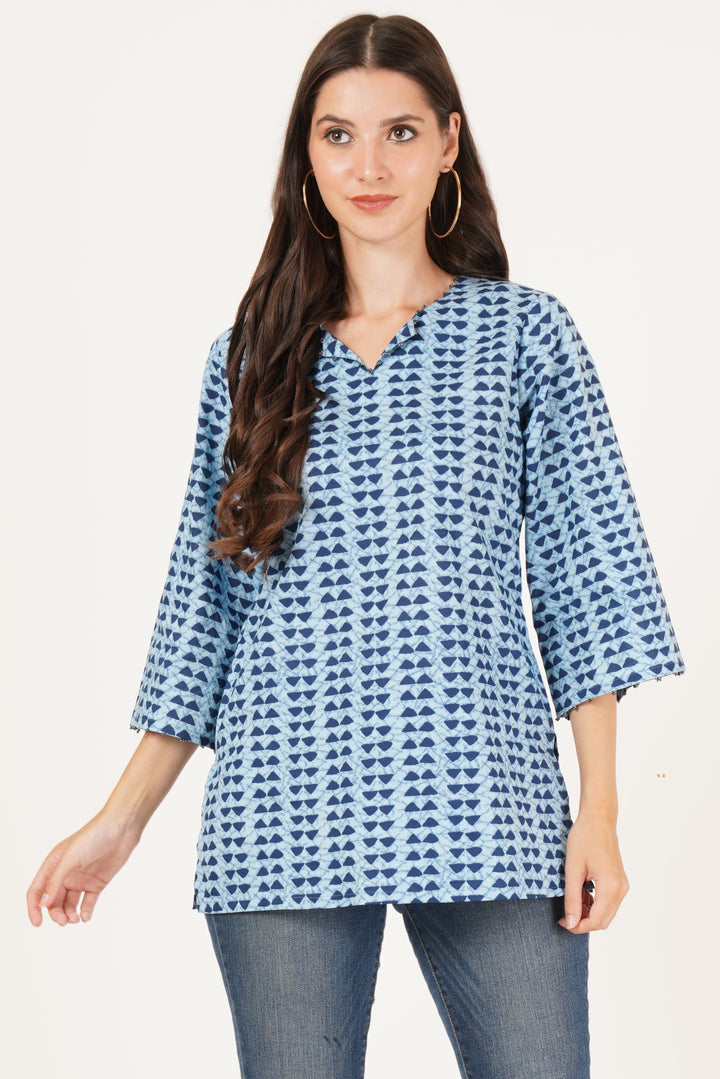 Kurti court pour femme avec motifs bleus uniques