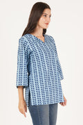 Kurti court pour femme avec motifs bleus uniques