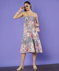 Ausgestelltes, gesmoktes Midikleid mit Blumenmuster und Stufen für Damen