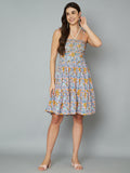 Ausgestelltes Kleid aus gesmoktem Baumwollgewebe mit Blumenmuster für Damen