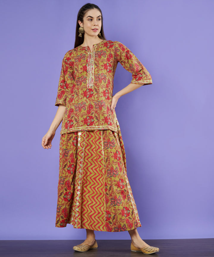 Kurti court de créateur avec jupe assortie pour femme