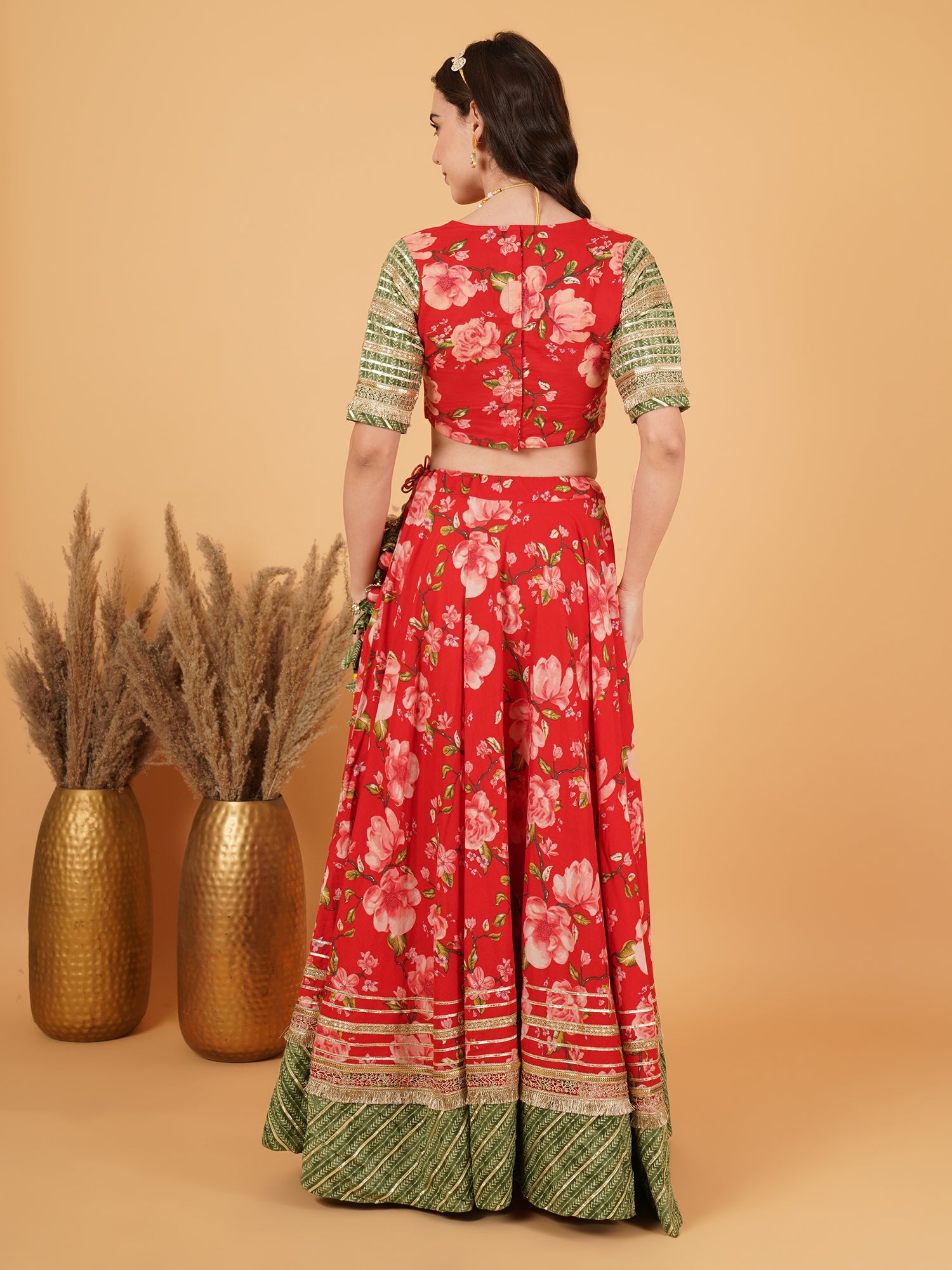 Lehenga Choli de créateur avec manches vertes pour femmes