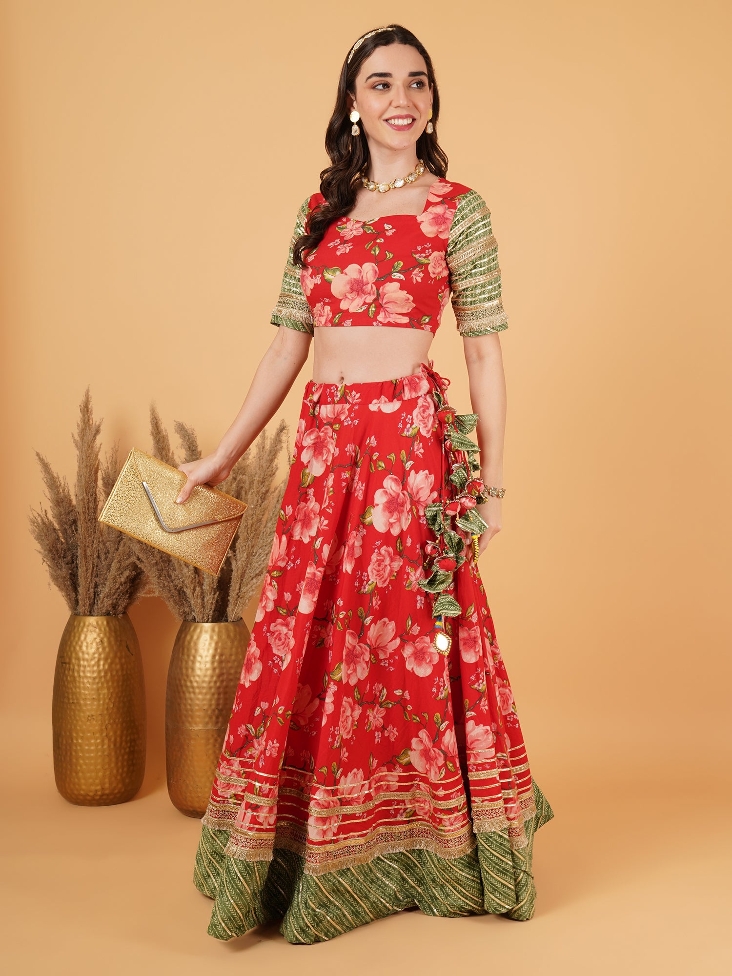 Lehenga Choli de créateur avec manches vertes pour femmes