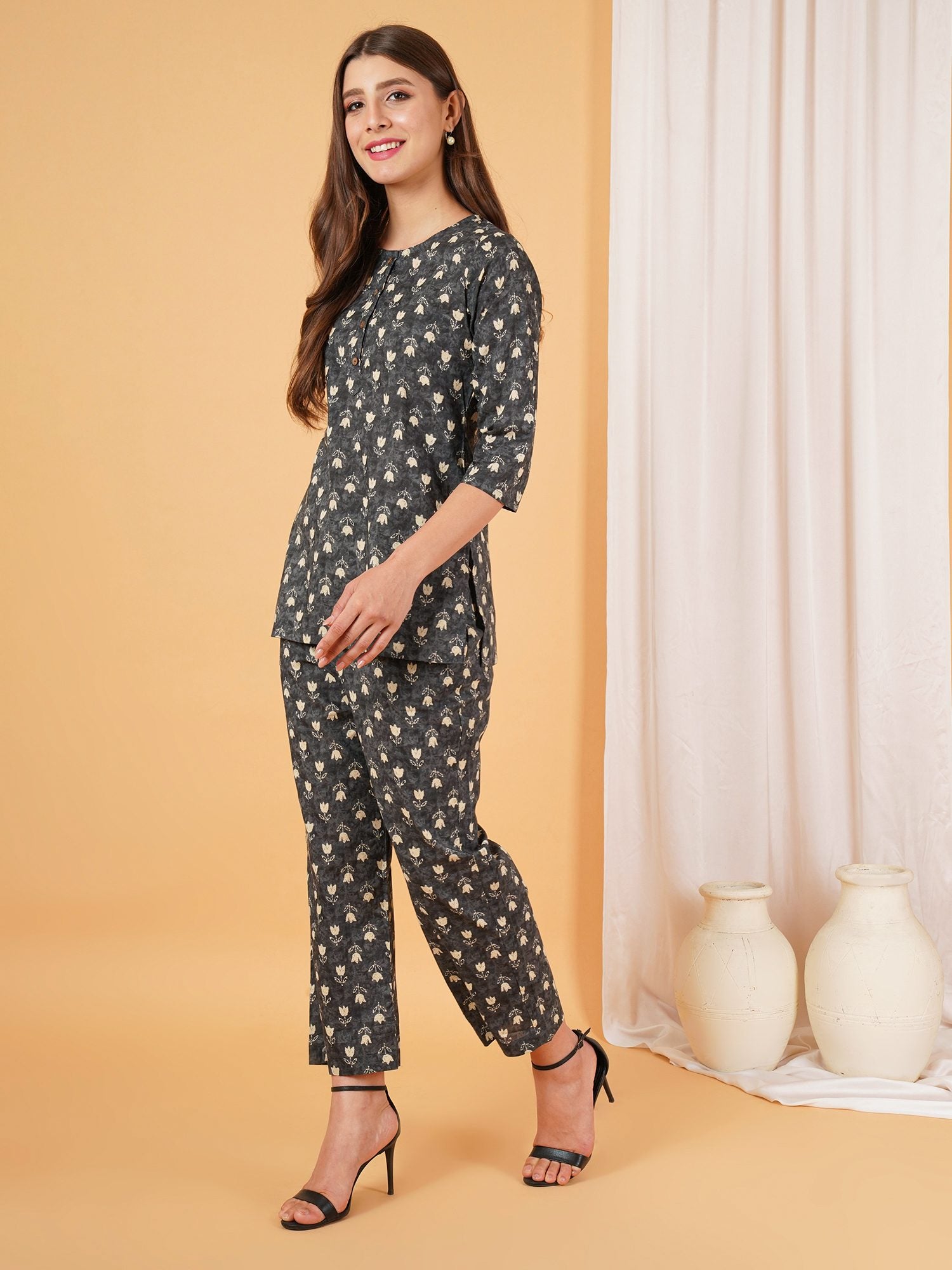 Lässiges Kurti aus Baumwolle mit Doodle-Print für Damen