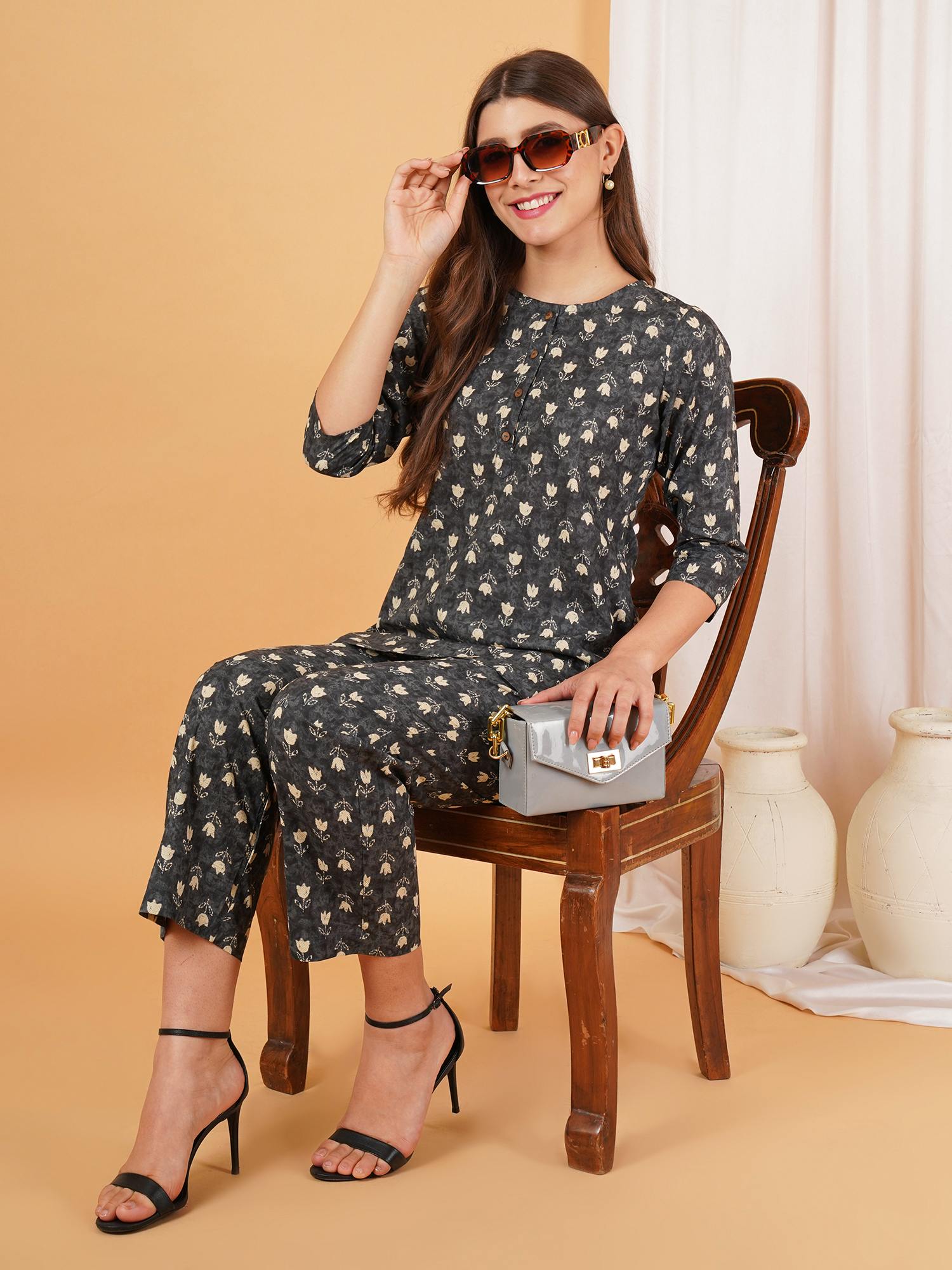 Lässiges Kurti aus Baumwolle mit Doodle-Print für Damen
