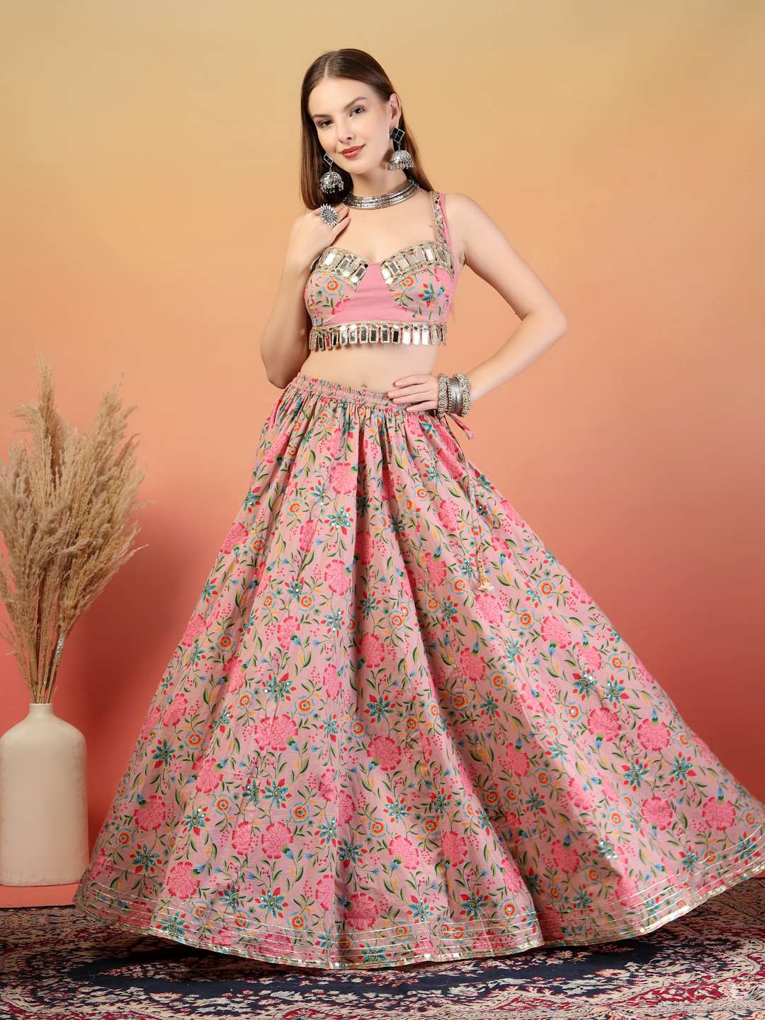 Designer Lehenga Choli mit grünen Ärmeln für Damen