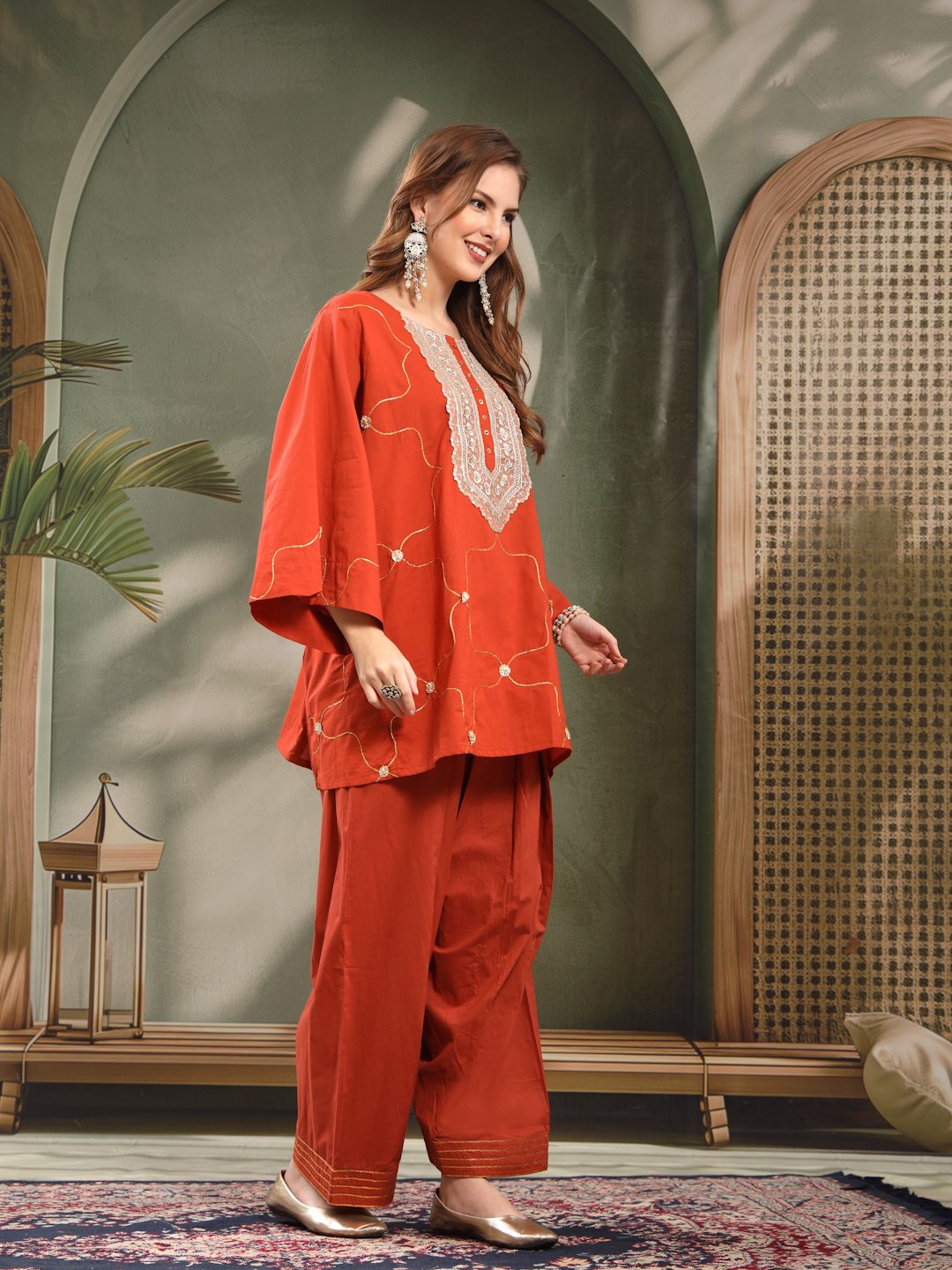 Oversized Cotton Kurta Salwar Set With Lace Neckline For Women