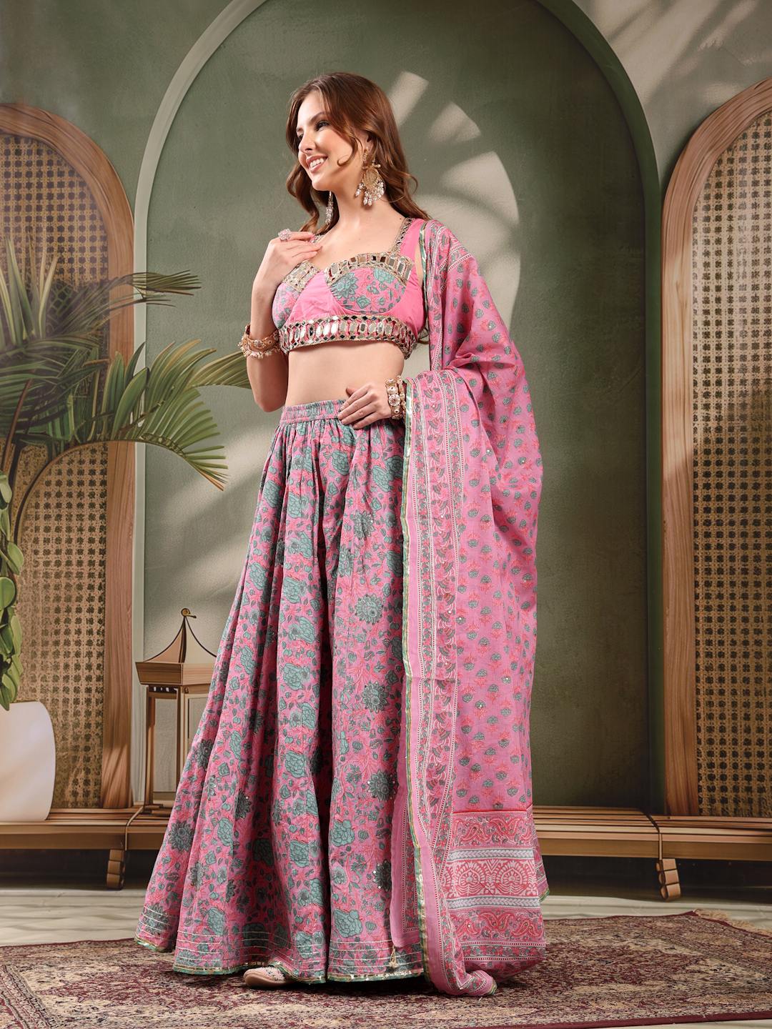 Lehenga Choli de créateur avec manches vertes pour femmes