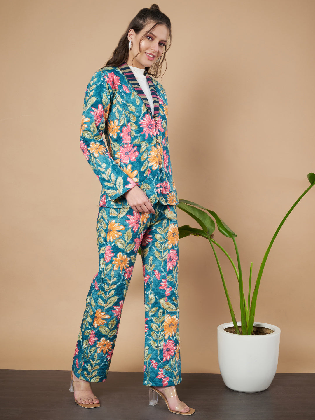 Ensemble blazer et pantalon matelassés fleuris pour femme