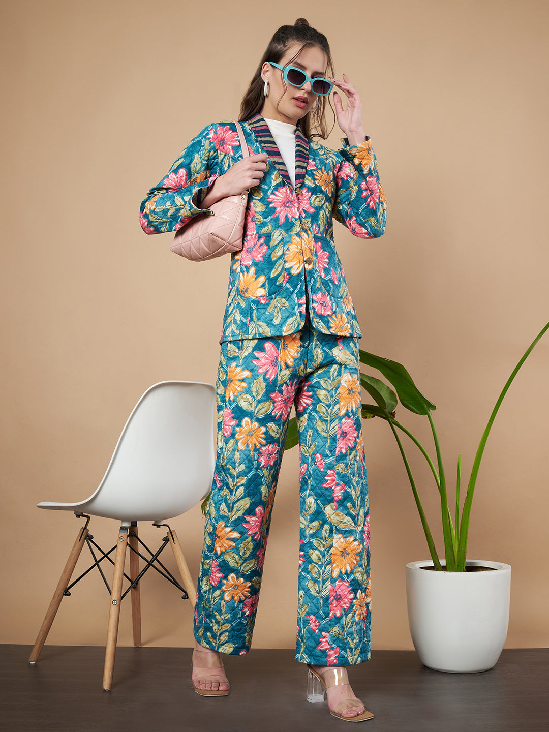 Ensemble blazer et pantalon matelassés fleuris pour femme